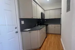 820 Euclid Ave, Miami Beach, FL 33139 - Photo 3