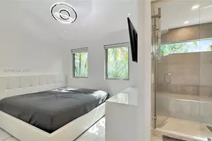 734 Michigan Ave, Miami Beach, FL 33139 - Photo 15