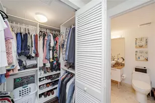 41 SE 5th St, Miami, FL 33131 - Photo 23