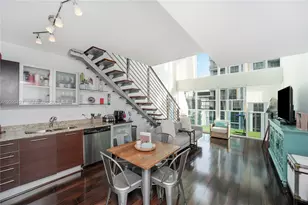 41 SE 5th St, Miami, FL 33131 - Photo 3