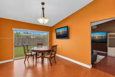 11061 SW 163rd St, Miami, FL 33157 - Photo 9