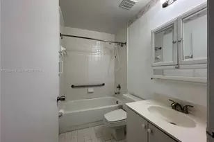 7420 W 20th Ave, Hialeah, FL 33016 - Photo 17