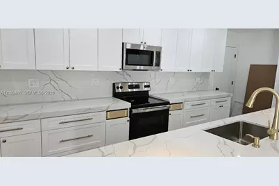 9939 NW 19th St, Coral Springs, FL 33071 - Photo 3