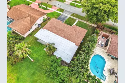 500 NW 96th Ter, Pembroke Pines, FL 33024 - Photo 31