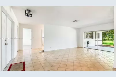 500 NW 96th Ter, Pembroke Pines, FL 33024 - Photo 11