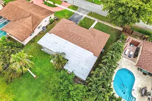 500 NW 96th Terrace, Pembroke Pines, FL 33024 - Photo 9