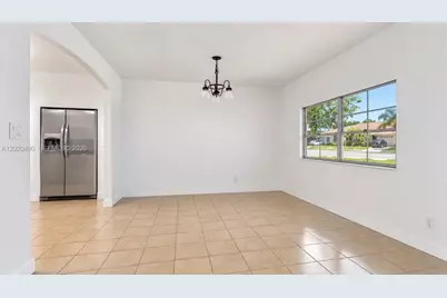 500 NW 96th Ter, Pembroke Pines, FL 33024 - Photo 5