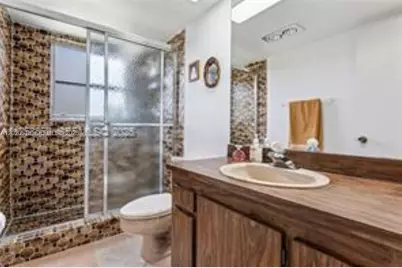 3800 Oaks Clubhouse Dr #307, Pompano Beach, FL 33069 - Photo 9