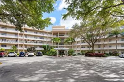3800 Oaks Clubhouse Dr #307, Pompano Beach, FL 33069 - Photo 1