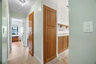 1070 Cedar Creek Way, Davie, FL 33325 - Photo 15
