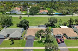 1070 Cedar Creek Way, Davie, FL 33325 - Photo 37