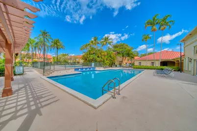 18326 NW 68th Ave #H, Hialeah, FL 33015 - Photo 29