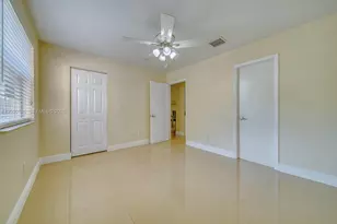 18326 NW 68th Ave, Hialeah, FL 33015 - Photo 13