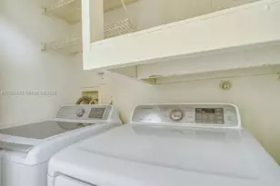 18326 NW 68th Ave, Hialeah, FL 33015 - Photo 23
