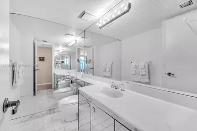 1000 Quayside Ter #701, Miami, FL 33138 - Photo 35