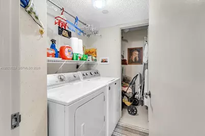 1000 Quayside Ter #701, Miami, FL 33138 - Photo 37