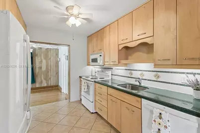 5761 SW 41st St, West Park, FL 33023 - Photo 7