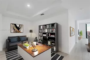 45 SW 9th St, Miami, FL 33130 - Photo 3