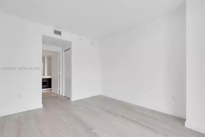 45 SW 9th St #2105, Miami, FL 33130 - Photo 9