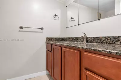100 Lakeview Dr #201, Weston, FL 33326 - Photo 5