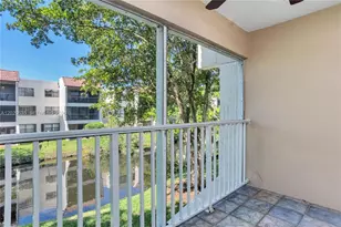 100 Lakeview Dr, Weston, FL 33326 - Photo 13