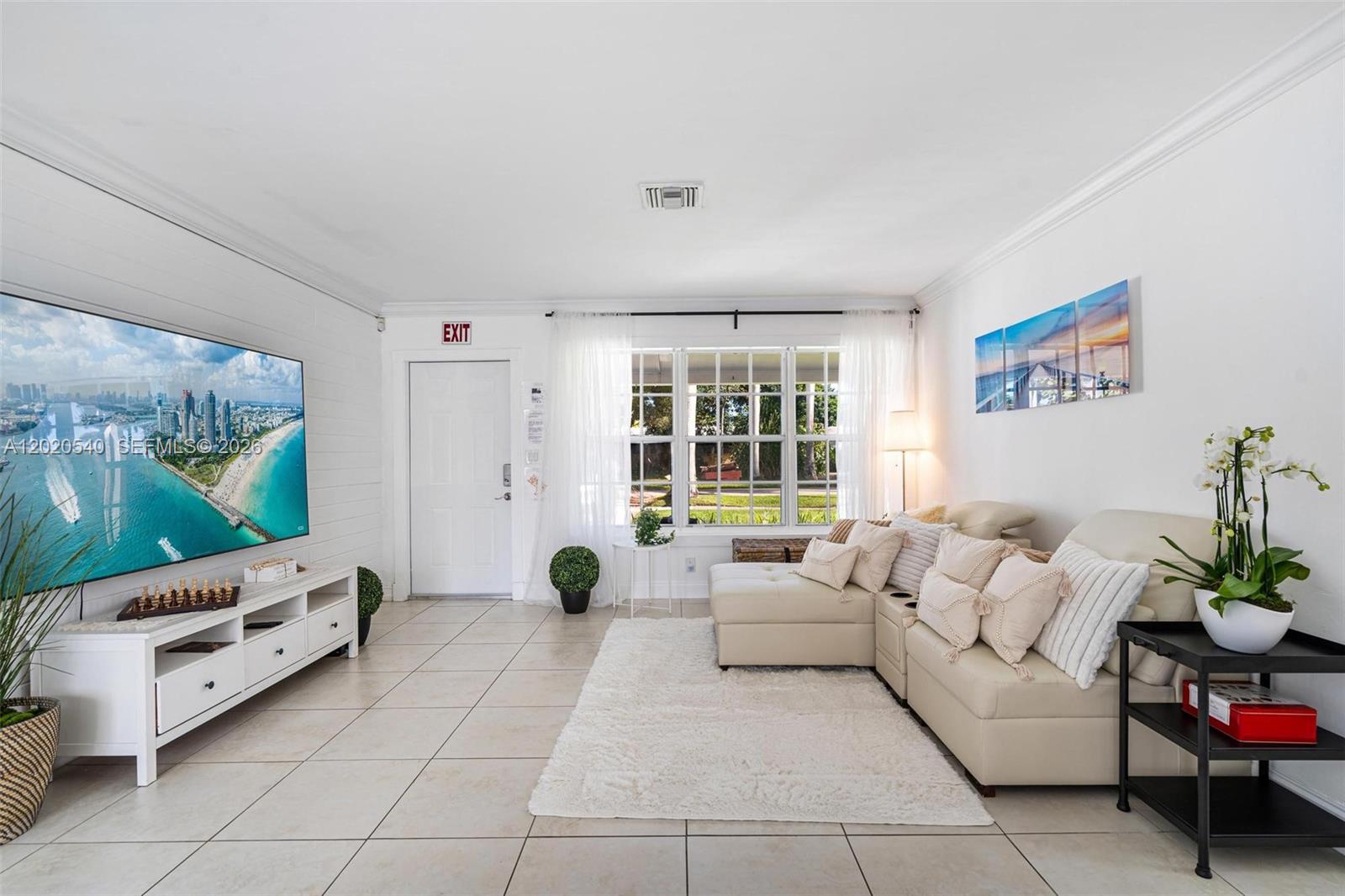 1012 N 13th Terrace main architectural view
