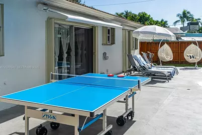 1012 N 13th Ter, Hollywood, FL 33019 - Photo 17
