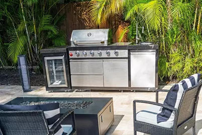 1012 N 13th Ter, Hollywood, FL 33019 - Photo 15