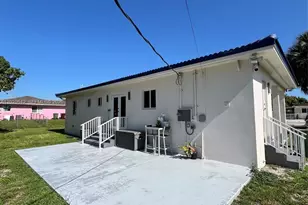335 W 50th St, Hialeah, FL 33012 - Photo 11