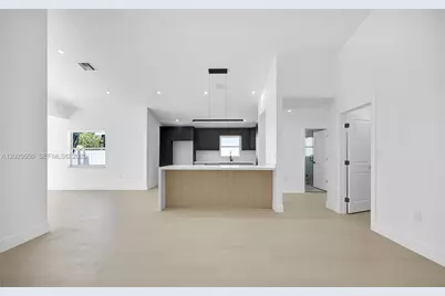 7868 NW 194th St, Hialeah, FL 33015 - Photo 41