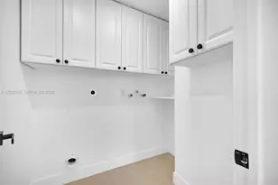 7868 NW 194th St, Hialeah, FL 33015 - Photo 25