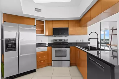 1750 N Bayshore Dr #4901, Miami, FL 33132 - Photo 13