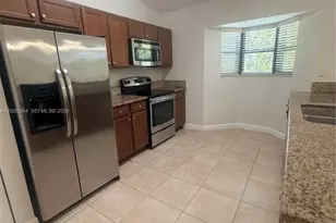 22421 SW 88th Pl, Cutler Bay, FL 33190 - Photo 7