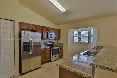 22421 SW 88th Pl #304-2, Cutler Bay, FL 33190 - Photo 5
