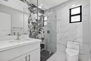 53 NW 68th St, Miami, FL 33150 - Photo 17