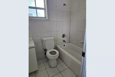 15700 NW 37th Pl, Miami Gardens, FL 33054 - Photo 9