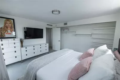 301 Jefferson Ave #4E, Miami Beach, FL 33139 - Photo 11