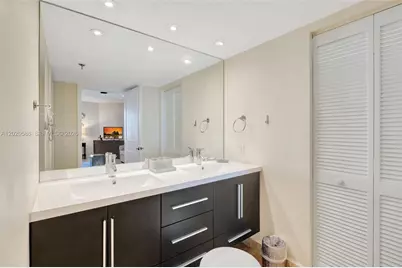 520 Brickell Key Dr #A914, Miami, FL 33131 - Photo 11