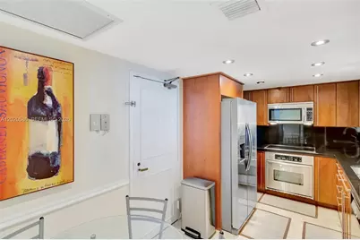 520 Brickell Key Dr #A914, Miami, FL 33131 - Photo 15