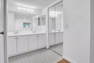 900 SW 142nd Ave, Pembroke Pines, FL 33027 - Photo 27