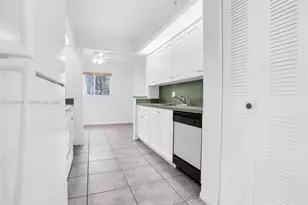 900 SW 142nd Ave, Pembroke Pines, FL 33027 - Photo 3