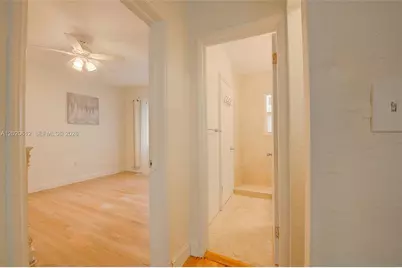 2463 Pine Tree Dr #3, Miami Beach, FL 33140 - Photo 15