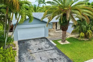 11541 SW 97th St, Miami, FL 33176 - Photo 3