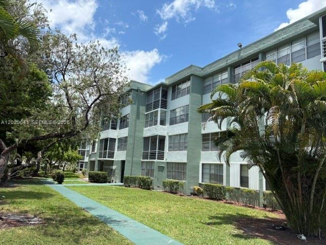 2781 Taft St #411 main architectural view