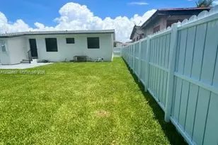 12020 W Golf Dr, Miami, FL 33167 - Photo 37