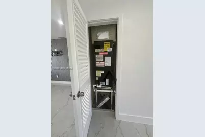 12020 W Golf Drive, Miami, FL 33167 - Photo 35