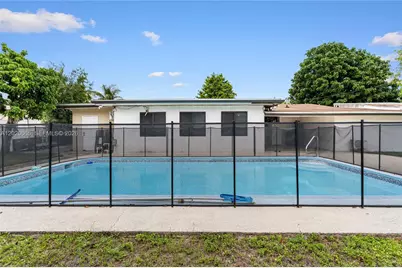 4700 NW 1st Ct, Plantation, FL 33317 - Photo 7