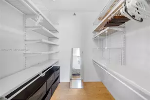 5880 Collins Ave, Miami Beach, FL 33140 - Photo 23
