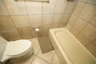 600 NE 36th St, Miami, FL 33137 - Photo 17