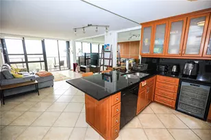 600 NE 36th St, Miami, FL 33137 - Photo 5